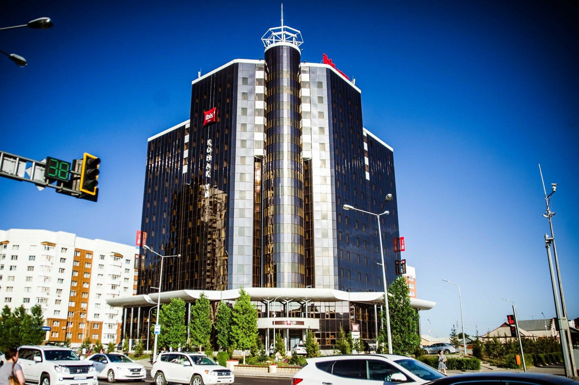 Отель Ibis Astana Экстерьер фото